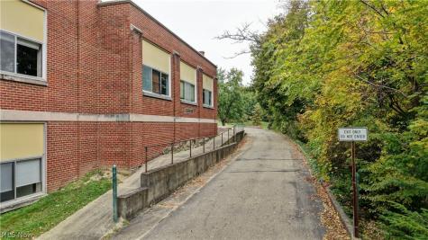 439 E Jackson Street Millersburg OH 44654