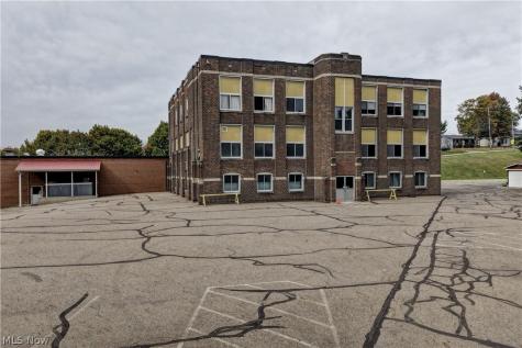439 E Jackson Street Millersburg OH 44654