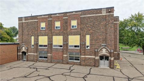 439 E Jackson Street Millersburg OH 44654