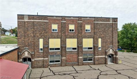 439 E Jackson Street Millersburg OH 44654