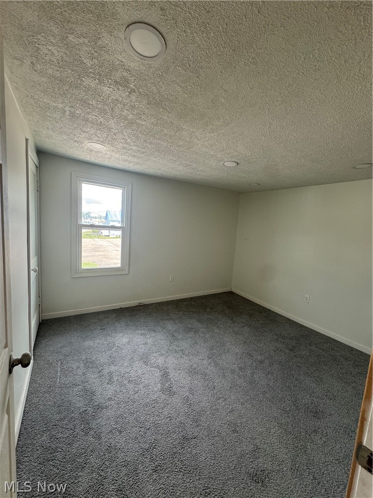 2252 Youngstown Road SE Warren OH 44484