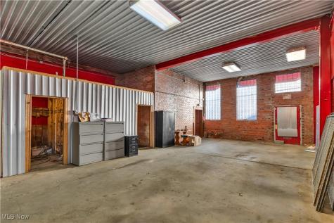 2032 W 105th Street Cleveland OH 44102