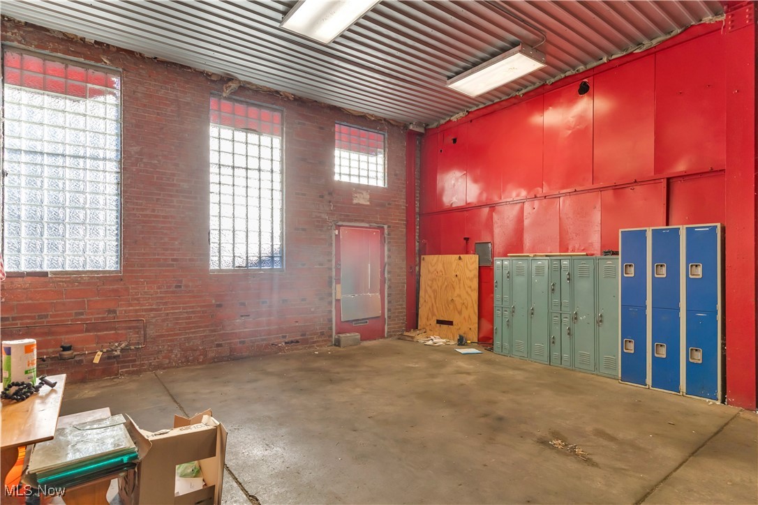 2032 W 105th Street Cleveland OH 44102