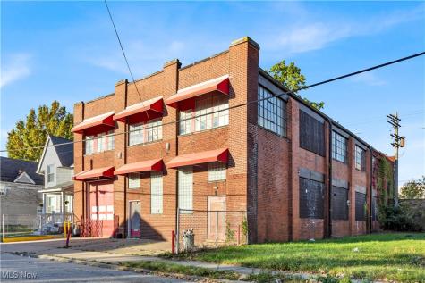 2032 W 105th Street Cleveland OH 44102