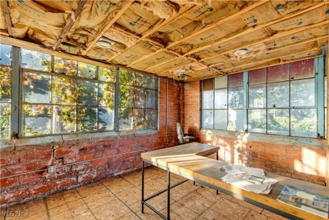 2032 W 105th Street Cleveland OH 44102