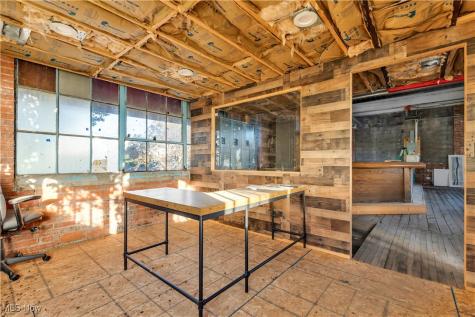 2032 W 105th Street Cleveland OH 44102