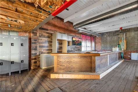 2032 W 105th Street Cleveland OH 44102