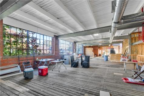 2032 W 105th Street Cleveland OH 44102