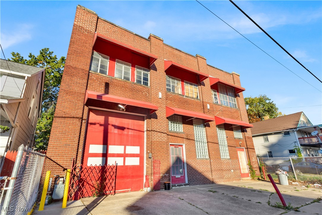 2032 W 105th Street Cleveland OH 44102