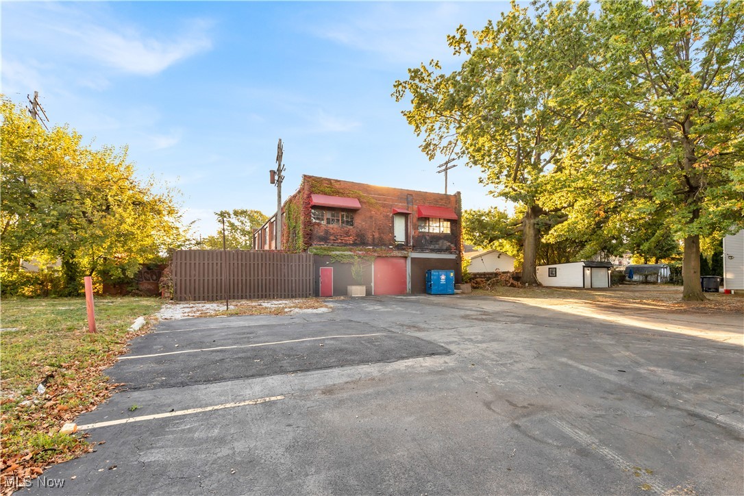 2032 W 105th Street Cleveland OH 44102