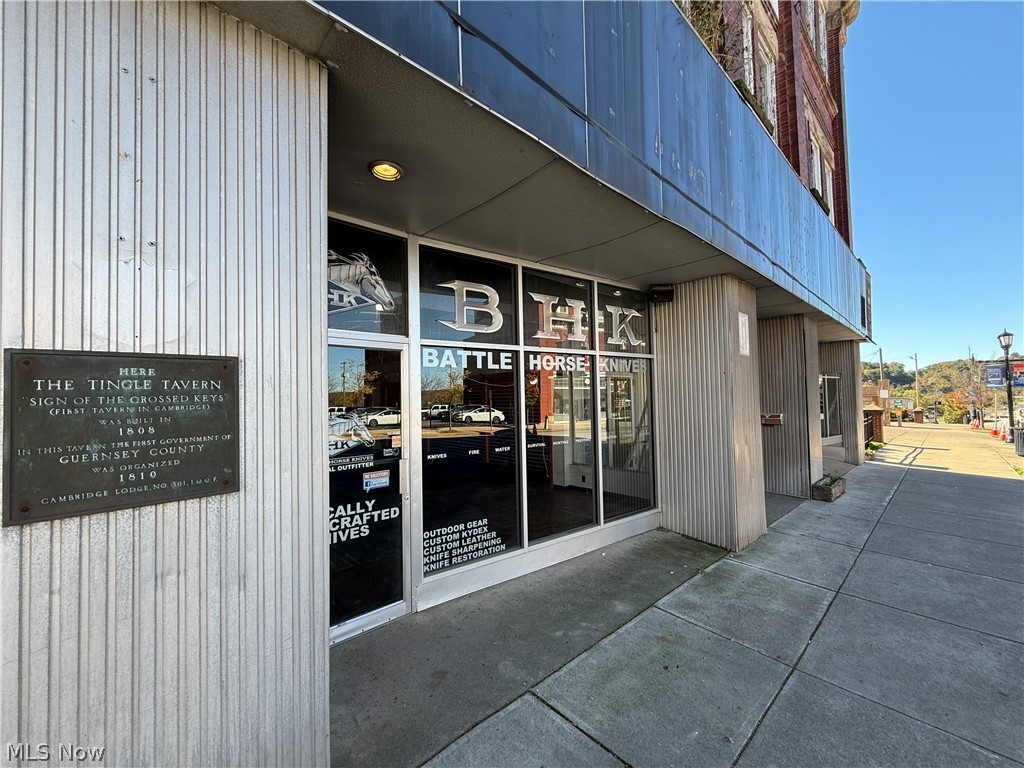 622 Wheeling Avenue Cambridge OH 43725