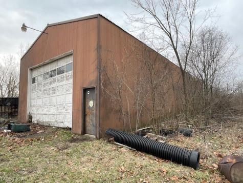 Broadway Avenue NE Louisville OH 44641