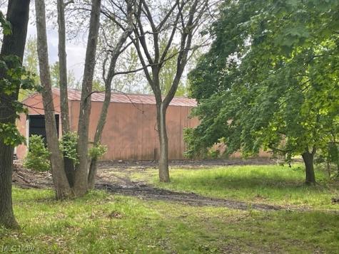 Broadway Avenue NE Louisville OH 44641