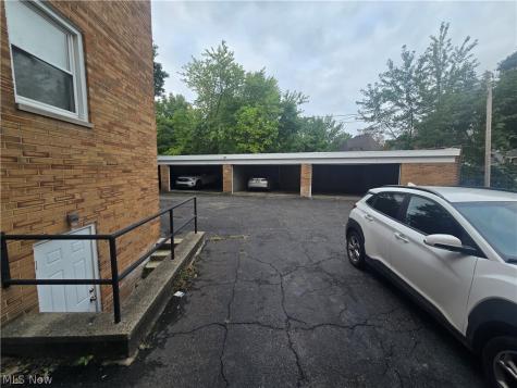 2502 Noble Road Cleveland Heights OH 44121