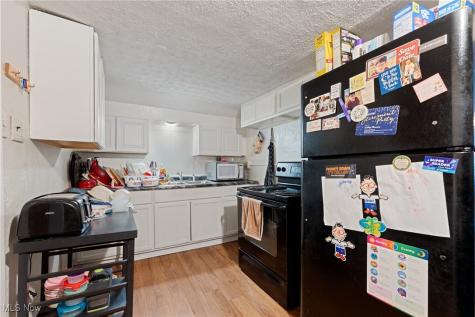 203 E Maple Street Hartville OH 44632