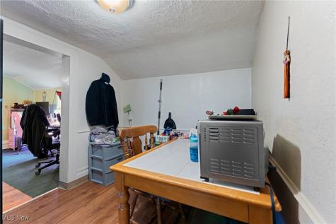 203 E Maple Street Hartville OH 44632