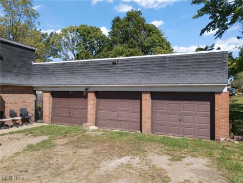 203 E Maple Street Hartville OH 44632