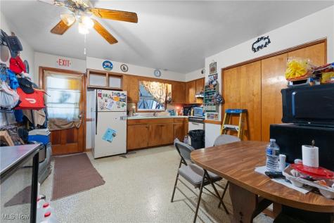 203 E Maple Street Hartville OH 44632