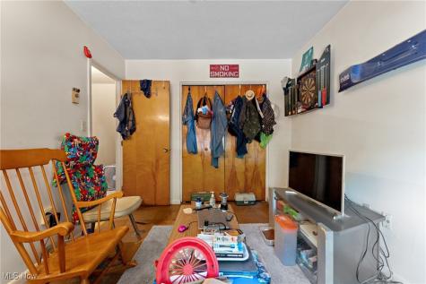 203 E Maple Street Hartville OH 44632