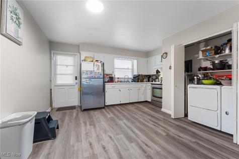 203 E Maple Street Hartville OH 44632