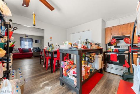 203 E Maple Street Hartville OH 44632