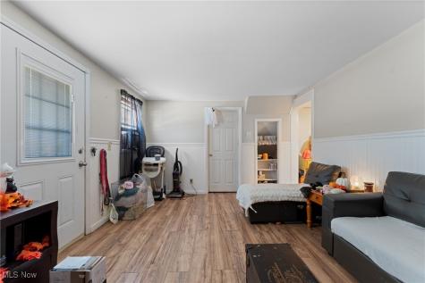 203 E Maple Street Hartville OH 44632