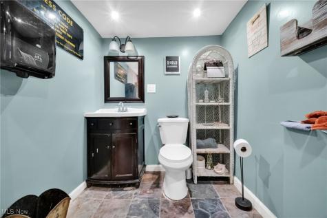 1386 Cranford Avenue Lakewood OH 44107