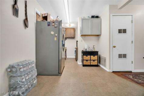 1386 Cranford Avenue Lakewood OH 44107