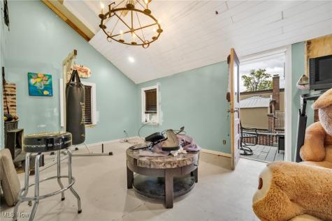 1386 Cranford Avenue Lakewood OH 44107