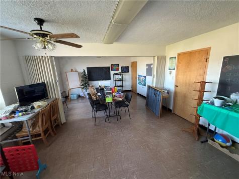 44 S Main Street Hubbard OH 44425