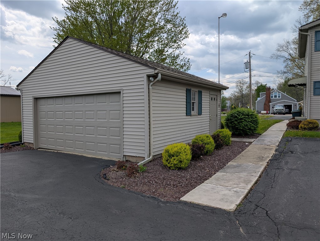 17991 Mahoning Avenue Lake Milton OH 44429
