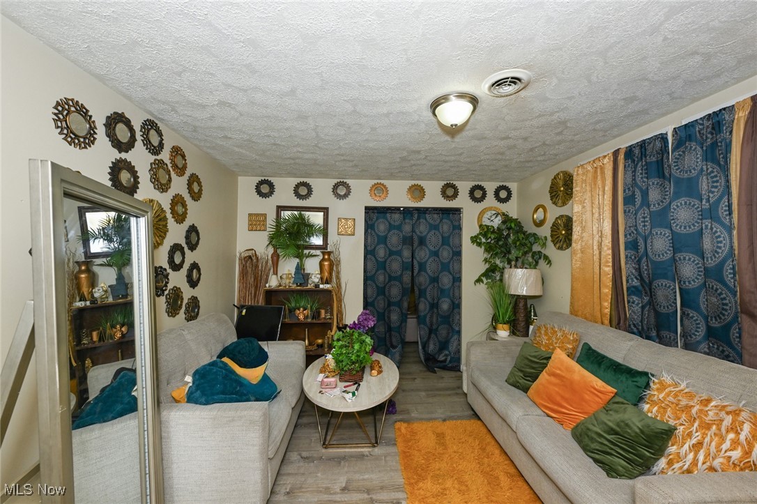 5384 Saint Clair Avenue Cleveland OH 44103