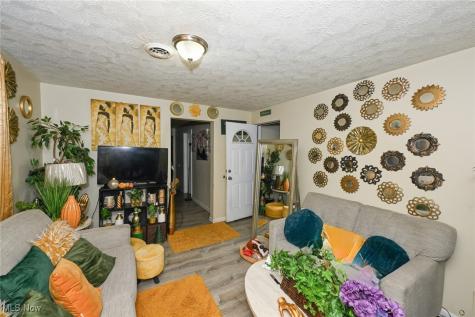 5384 Saint Clair Avenue Cleveland OH 44103