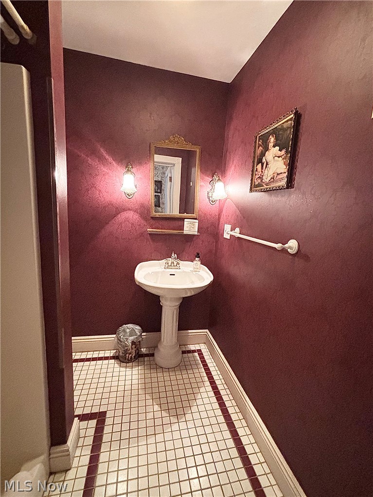 122 W 5th Street East Liverpool OH 43920