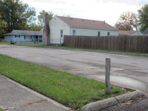 630 Nelson Street Elyria OH 44035