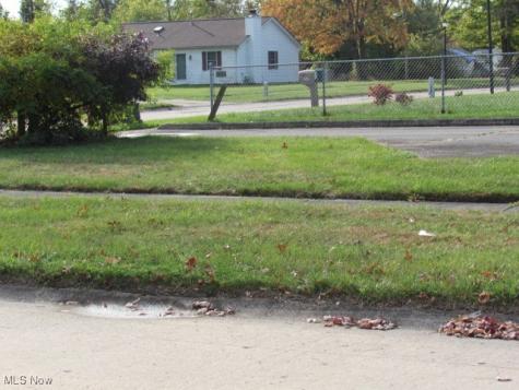 630 Nelson Street Elyria OH 44035