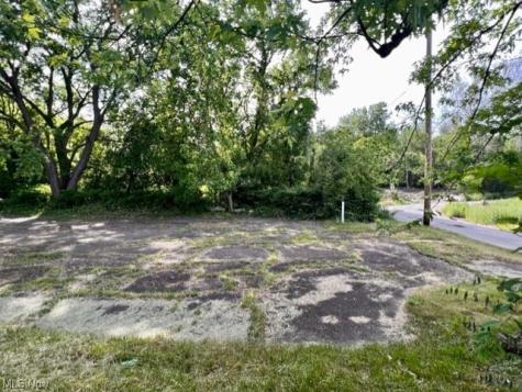 988 W Bowery Street Akron OH 44307