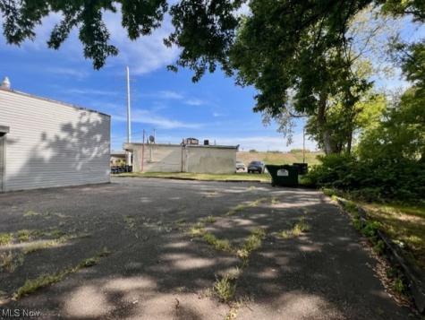 988 W Bowery Street Akron OH 44307