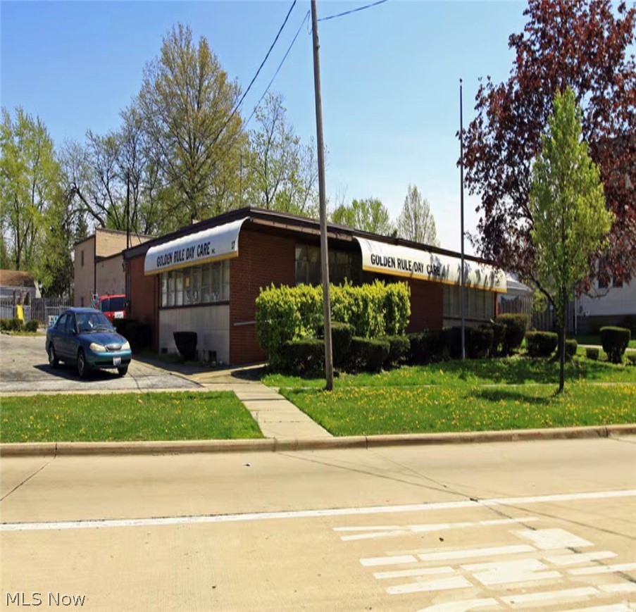 5117 Lee Road Maple Heights OH 44137