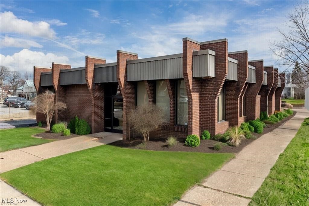 365 E 200th Street Euclid OH 44119