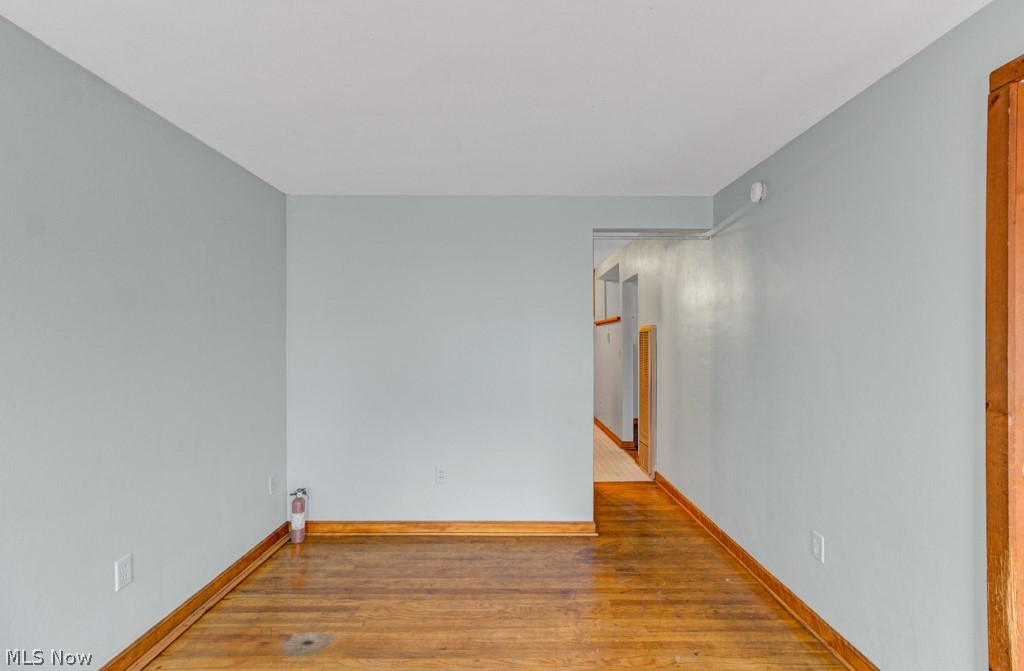 212 N Market Street Minerva OH 44657