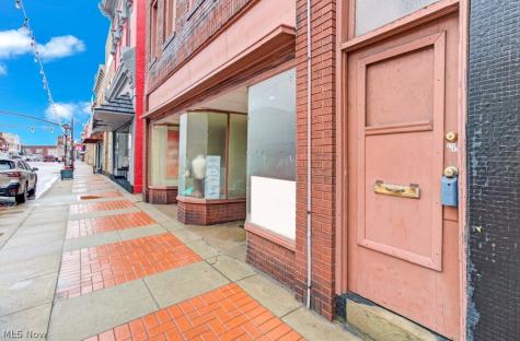 212 N Market Street Minerva OH 44657