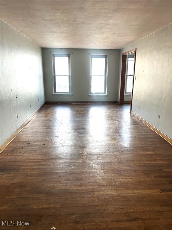 212 N Market Street Minerva OH 44657