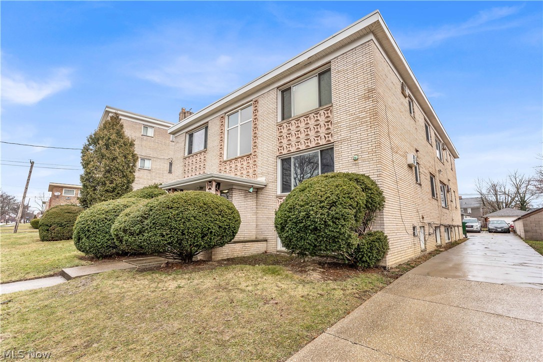 17740 Lake Shore Boulevard Cleveland OH 44119