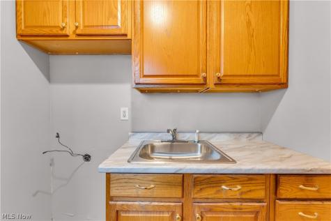 17740 Lake Shore Boulevard Cleveland OH 44119