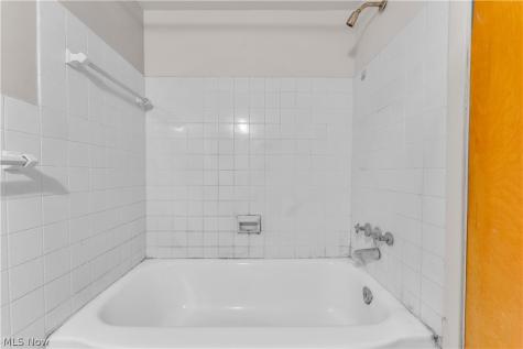 17740 Lake Shore Boulevard Cleveland OH 44119