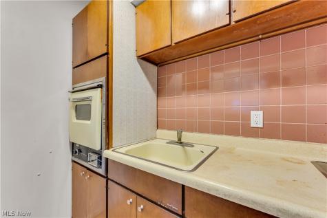 17740 Lake Shore Boulevard Cleveland OH 44119