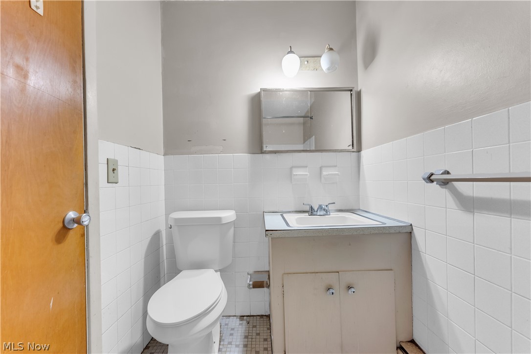 17740 Lake Shore Boulevard Cleveland OH 44119
