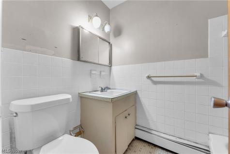 17740 Lake Shore Boulevard Cleveland OH 44119