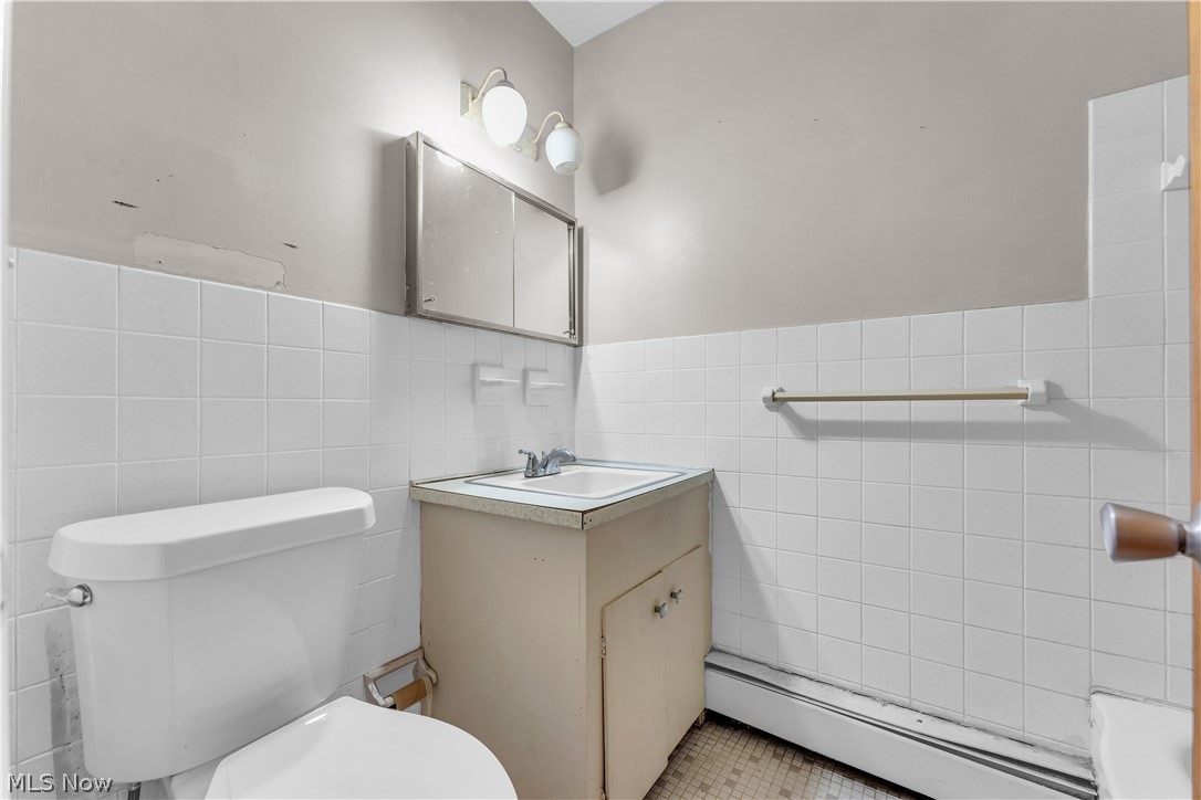 17740 Lake Shore Boulevard Cleveland OH 44119